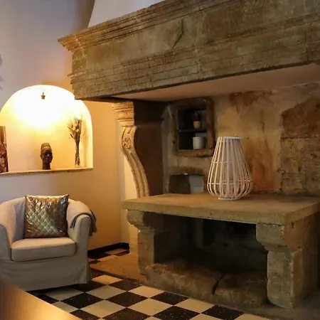 Entre Uzes Et Le Pont-du-gard Le Logis D'autrefois アパート *
